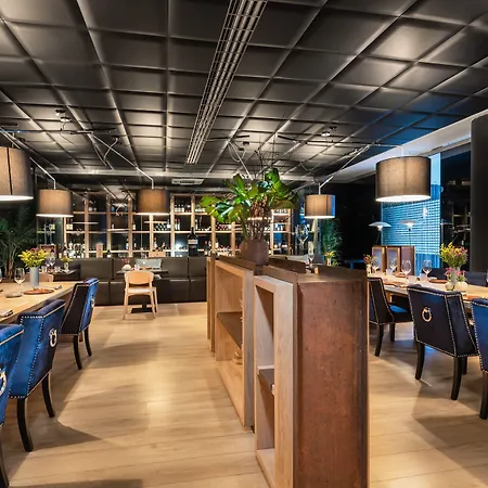 Отель Eurostars Palacio De Cristal Овьедо